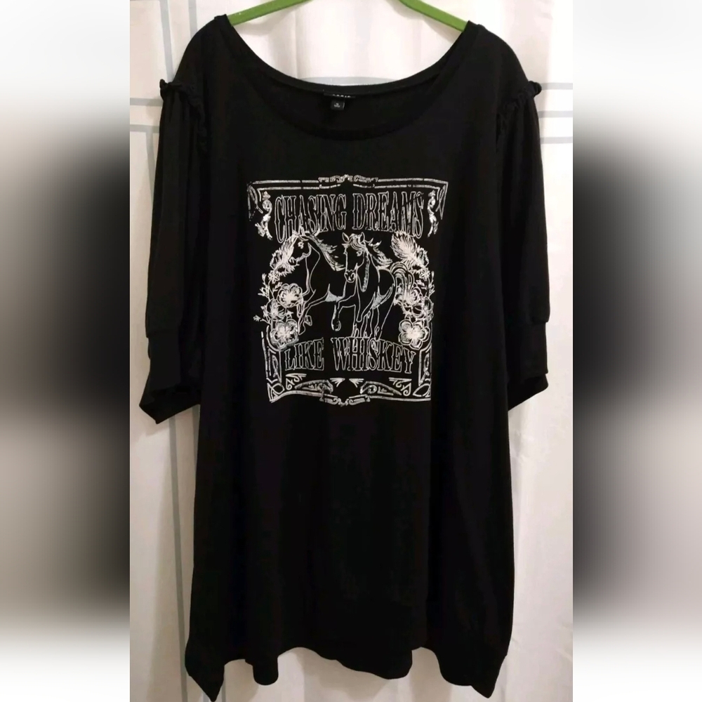 **sold*** Torrid Chasing Dreams Like Whiskey Black Horse Graphic Short Sleeve
